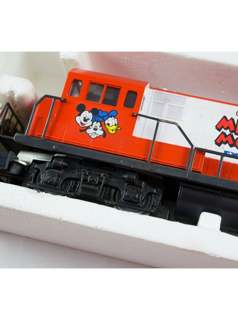 Lionel Disney Mickey Mouse Express 1977 O Gauge U 36B Diesel Engine 6-8773 w/Box - Picture 13 of 16